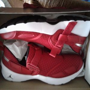 NIKE Jordan Trunner LX RED & white NEW!